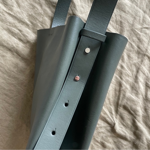 COS Medium Shopper Grained Leather Tote - Picture 4 of 14